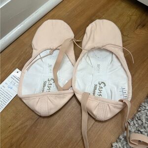 Sansha Silhouette Canvas Ballet Flat Shoe 9W